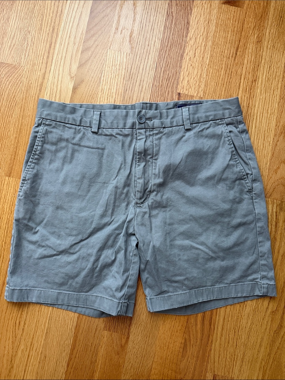 Vineyard Vines Men's Gray Breaker Short- Flat Front Chino Shorts